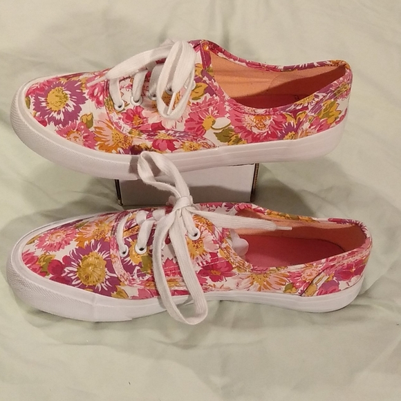 Mossimo Pink Purple Canvas Sneakers - lightly used - Picture 4 of 10